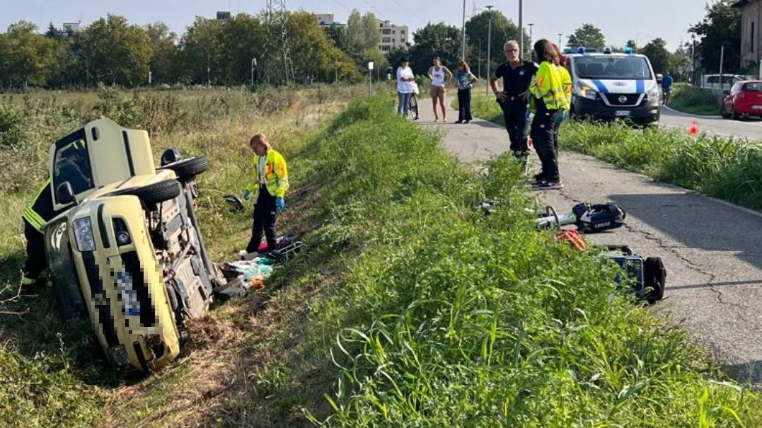 Incidente a San Lazzaro, un'anziana ha perso il controllo dell'auto e si è ribaltata