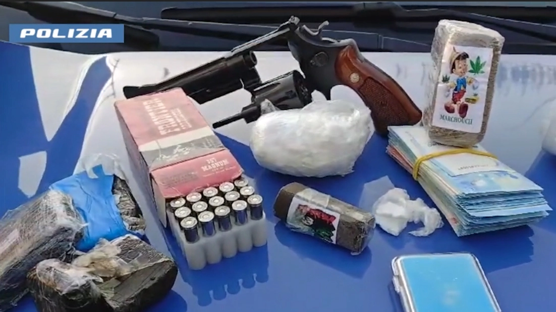 Revolver, cocaina e hascisc trovati a Sesto Imolese