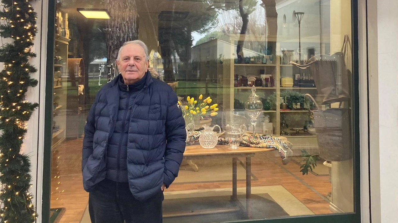 Aperta dal 1950 e gestita da Luigi Aniceto Nibbio, la bottega di viale Spalato 7 tratta oggettistica per la casa e articoli da regalo