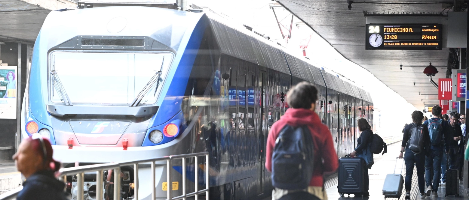 Nel dettaglio, intorno alle 12.50, erano 21 i treni in partenza e 13 quelli in arrivo cancellati a seguito della mobilitazione. Il maggior ritardo, pari a 95 minuti, riguarda una Frecciarossa in arrivo da Taranto e diretta a Torino