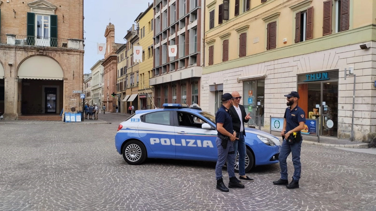 In azione gli agenti del commissariato jesino