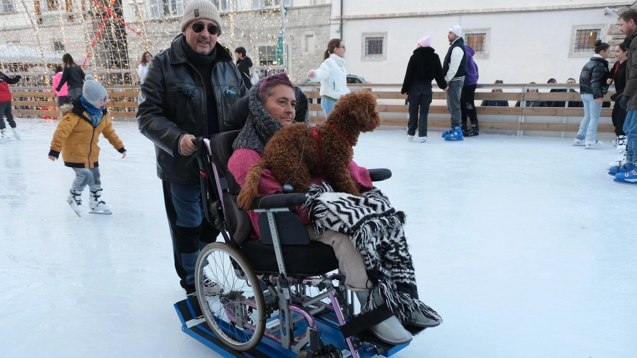 Ieri, a partire dalle 15.30, nella pista di pattinaggio di Piazza Arringo si è svolta la prima di una serie di iniziative dedicate ai portatori di disabilità (La Bolognese)