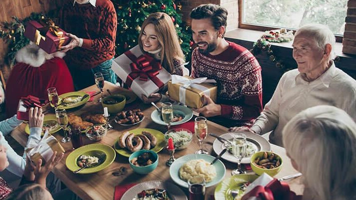 Indagine della Confesercenti rivela il costo per i prodotti alimentari acquistati per il cenone della Vigilia e il pranzo del 25 dicembre.