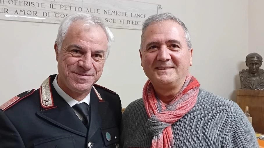 Un’atmosfera festosa ha accolto il brindisi natalizio organizzato dall’Associazione dei Carabinieri in Congedo di Recanati. L’evento, impreziosito da un ricco...