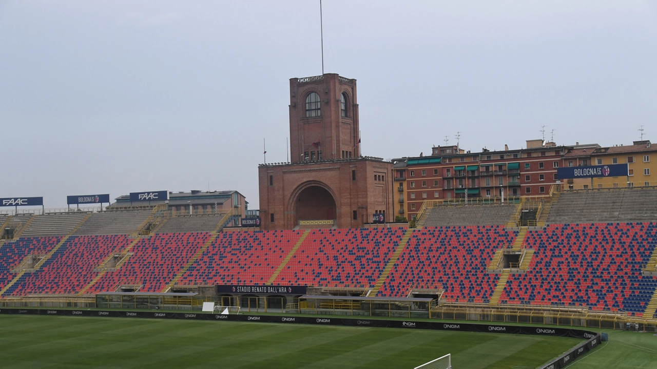 Lo stadio Dall'Ara di Bologna con i nuovi seggiolini (Foto Schicchi)