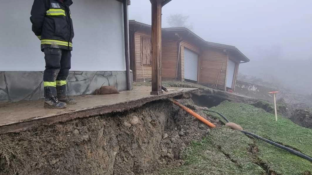 La vecchia frana fa paura. Case inagibili, 5 evacuati