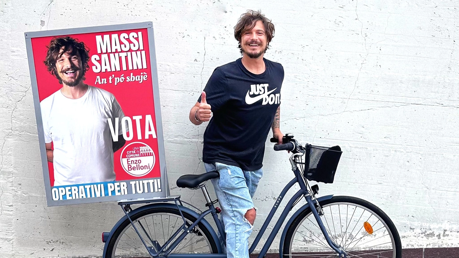 Massimiliano Santini durante la campagna elettorale
