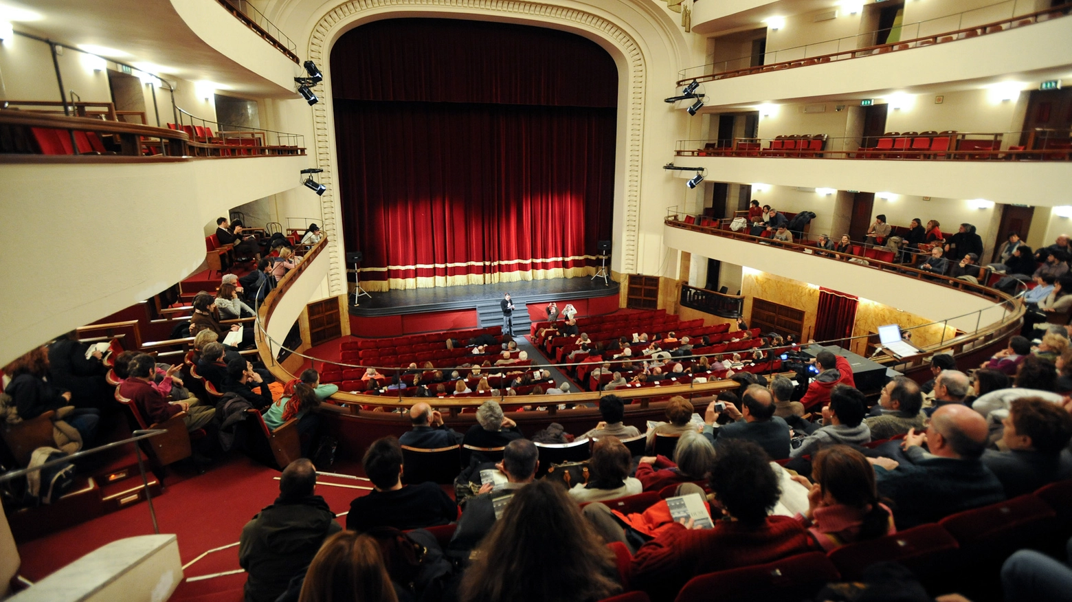 Platea e galleria del Duse