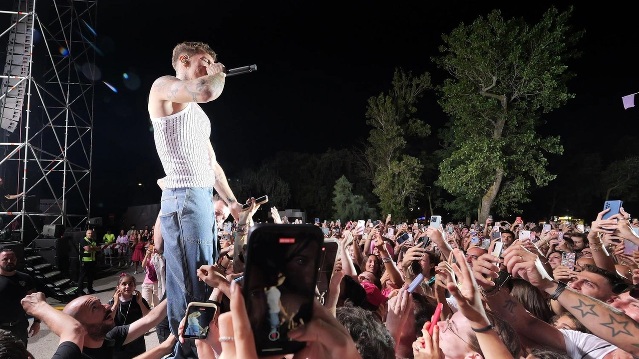 La spiaggia trasformata in disco, il concerto di Raf a Misano e gli altri eventi accendono la festa. Sadegholvaad: "Abbiamo compiuto un altro miracolo".