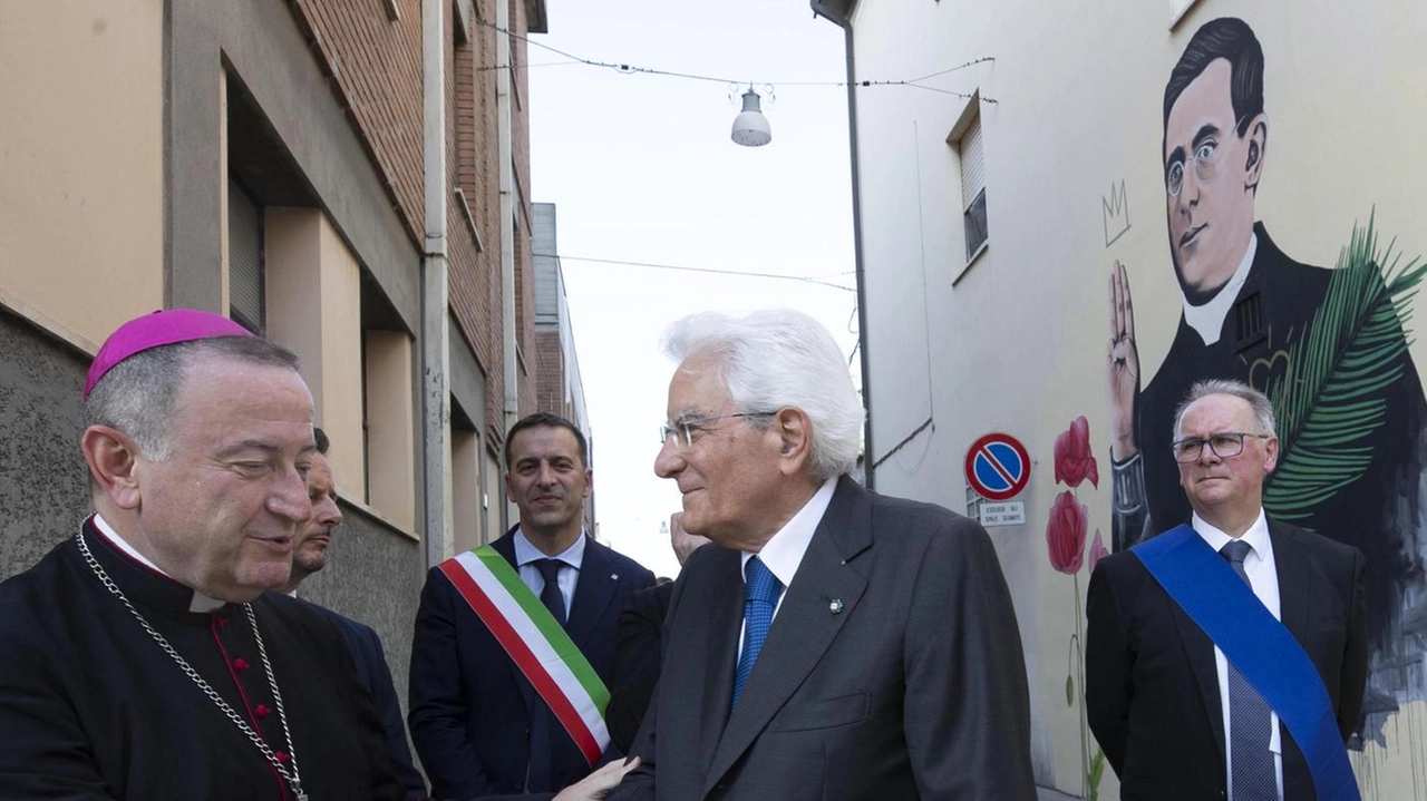 A Ravenna convegno su don Minzoni, martire antifascista. Evento per approfondire vita e eredità del sacerdote, coinvolgendo studiosi e personalità accademiche e sociali.