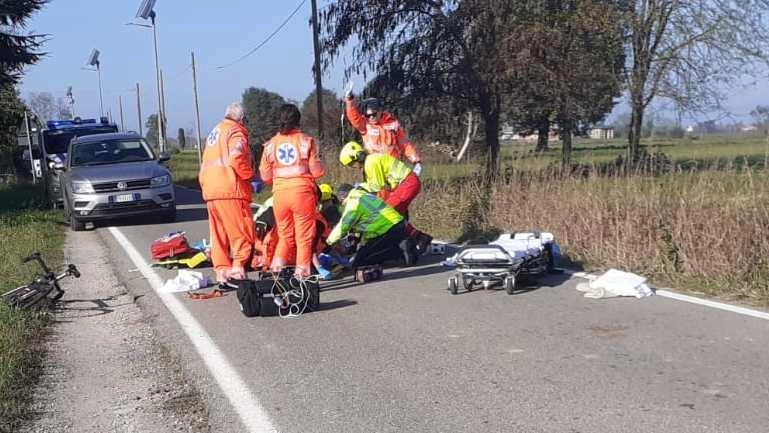 Grave incidente con la bici. Pensionato in fin di vita