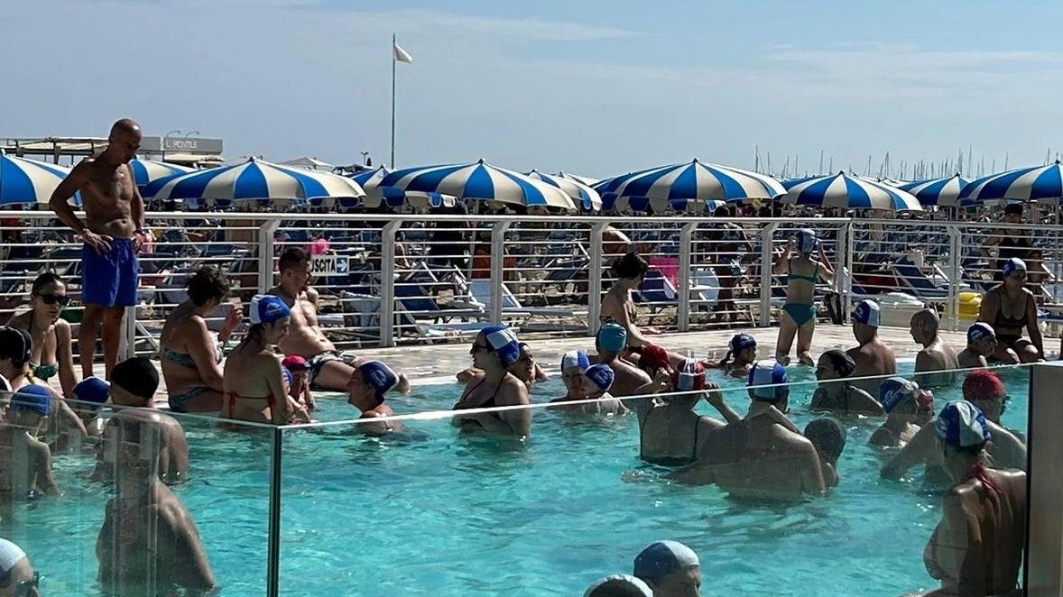 Assalto alle piscine: i bagnini ne chiedono la ‘liberalizzazione’ in zona spiaggia