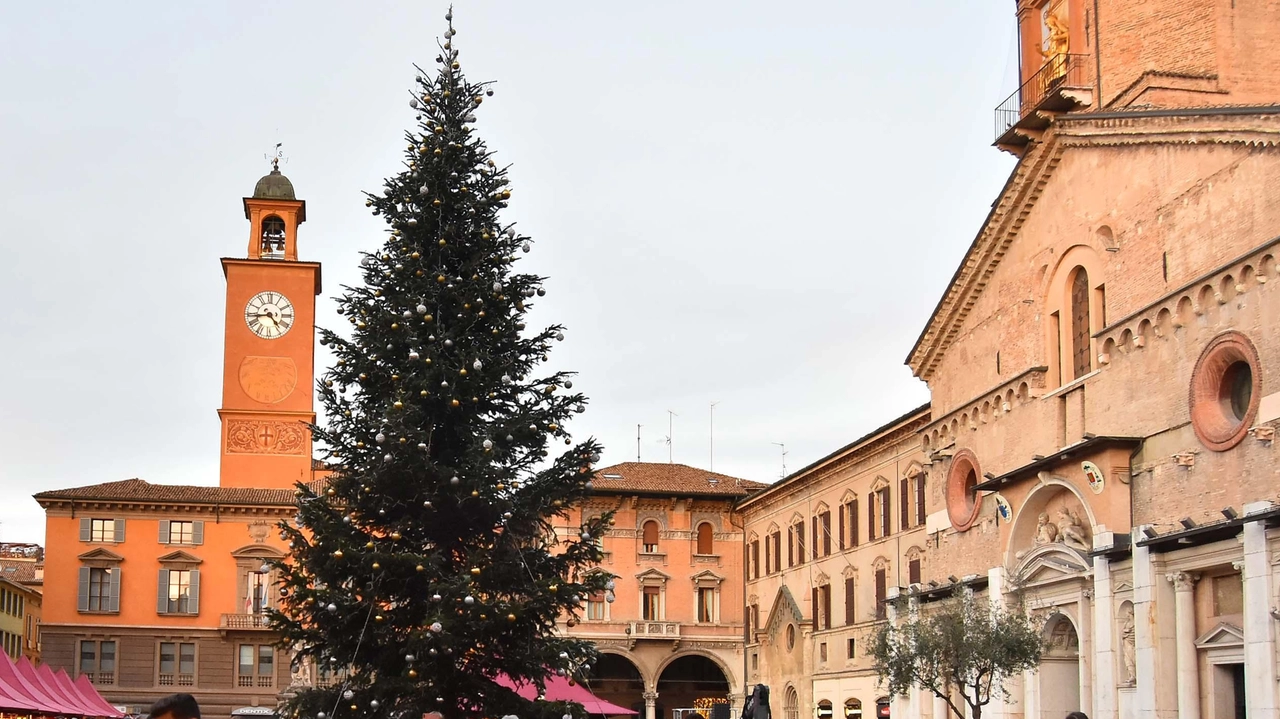 Per San Prospero e le festività natalizie concerti, spettacoli, la pista di pattinaggio, il trenino e tantissimi altri eventi, come l’accensione dell’albero in piazza Prampolini o l’appuntamento con il Presepe vivente: cosa fare fino al 6 gennaio