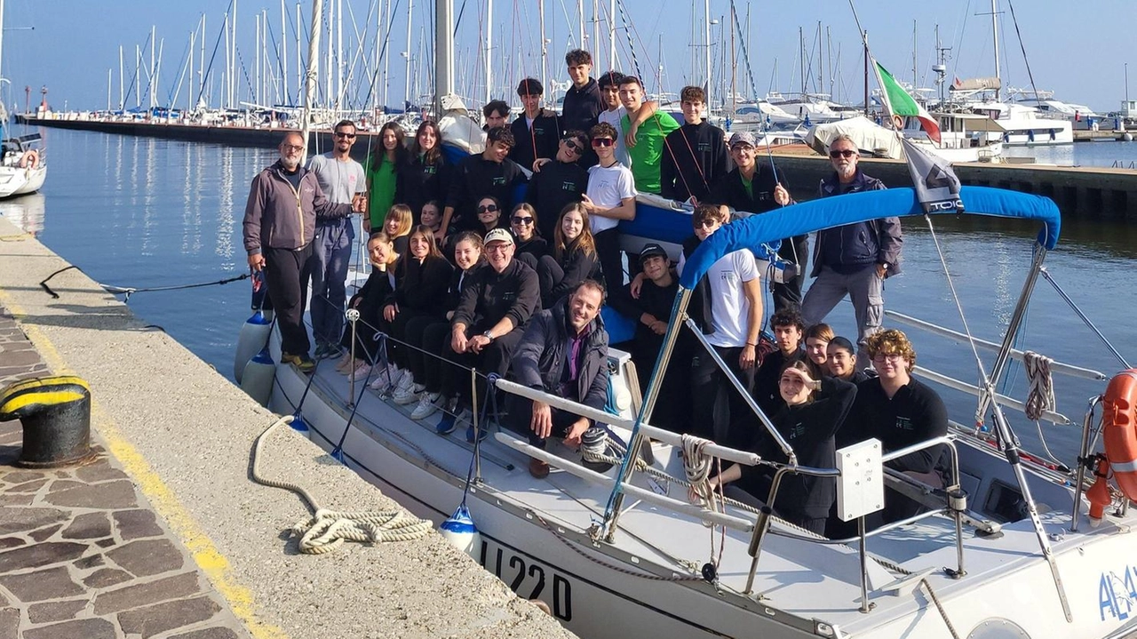 A scuola dal Circolo Nautico. Le lezioni si fanno in mare