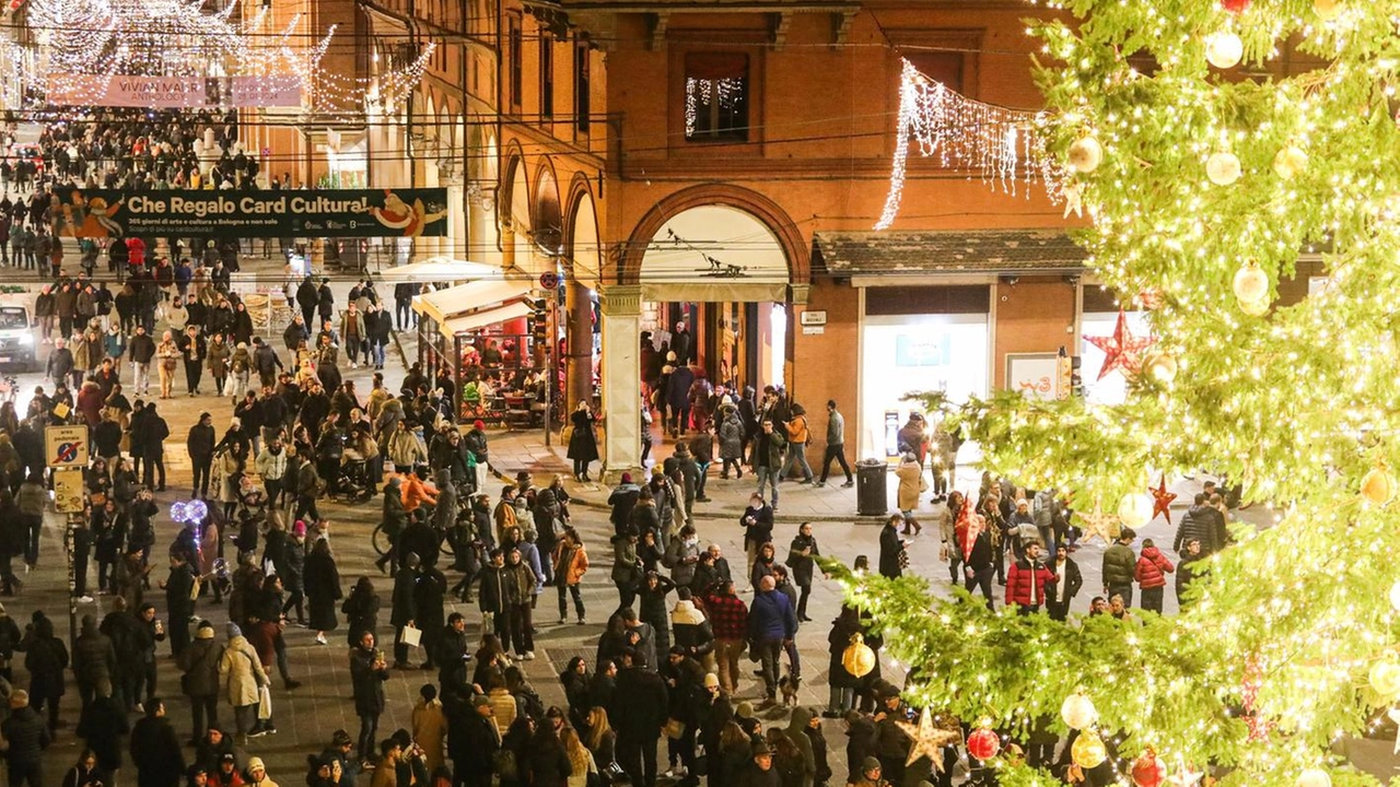 Venerdì 29 novembre la città verrà illuminata a festa, partendo dalla torre degli Asinelli