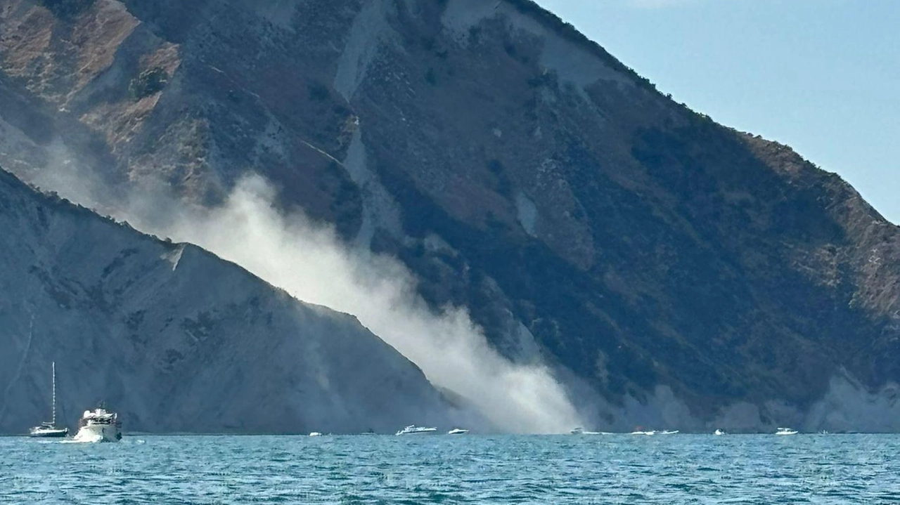 La frana di ieri pomeriggio al Trave in corrispondenza dell’ex pesca Fattorini