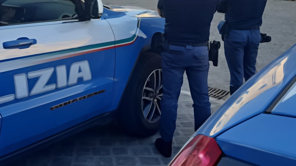 La polizia durante i controlli sul territorio