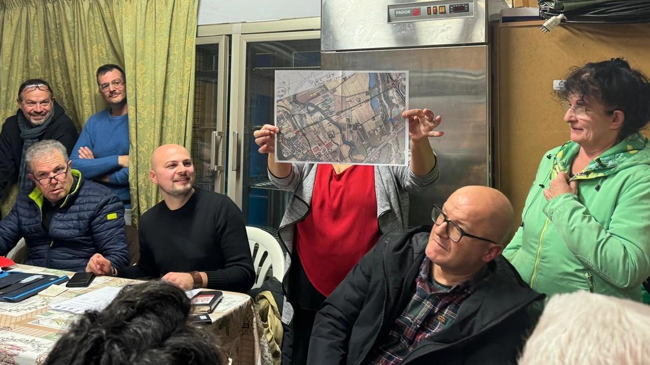 Assemblea a Sant'Elpidio a Mare per discutere del progetto della bretella: cittadini chiedono chiarezza alla Regione su impatto e alternative.