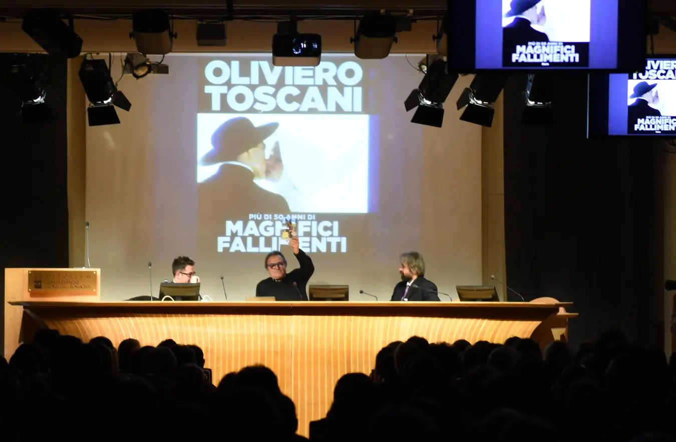 Quel progetto mai visto. Forlì e Oliviero Toscani parlarono di una mostra per le vie del centro