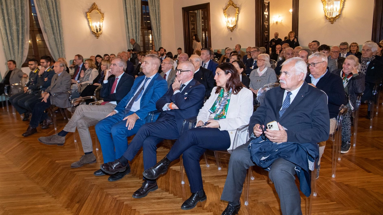 Il numero uno de La Cassa di Ravenna a Imola col vicedirettore del Carlino Baroncini "Il presidente si occupò del Polesine, aveva a cuore le tematiche ambientali" .