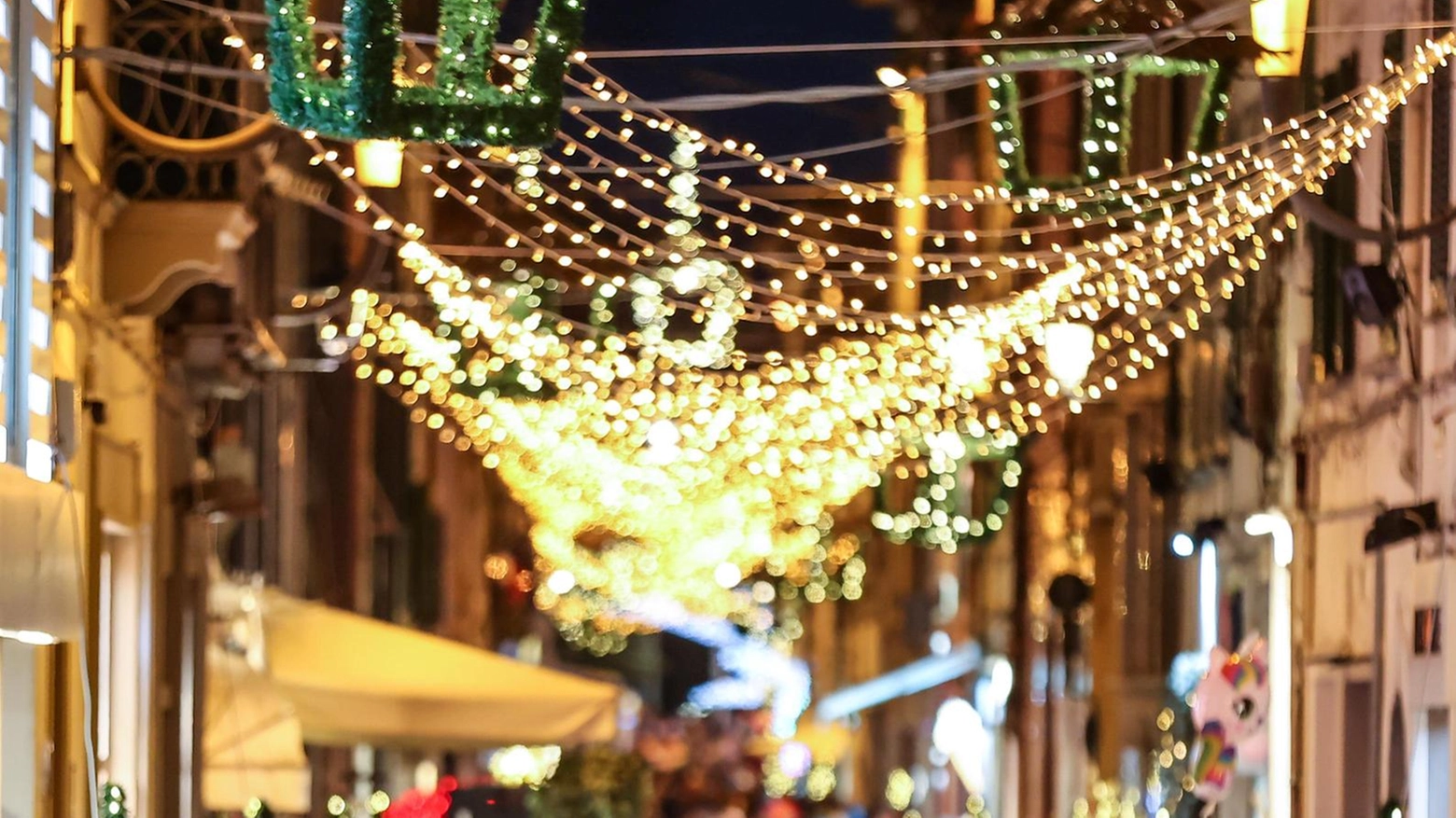 Luminarie natalizie, è scontro: "Assurdo far pagare i negozianti"