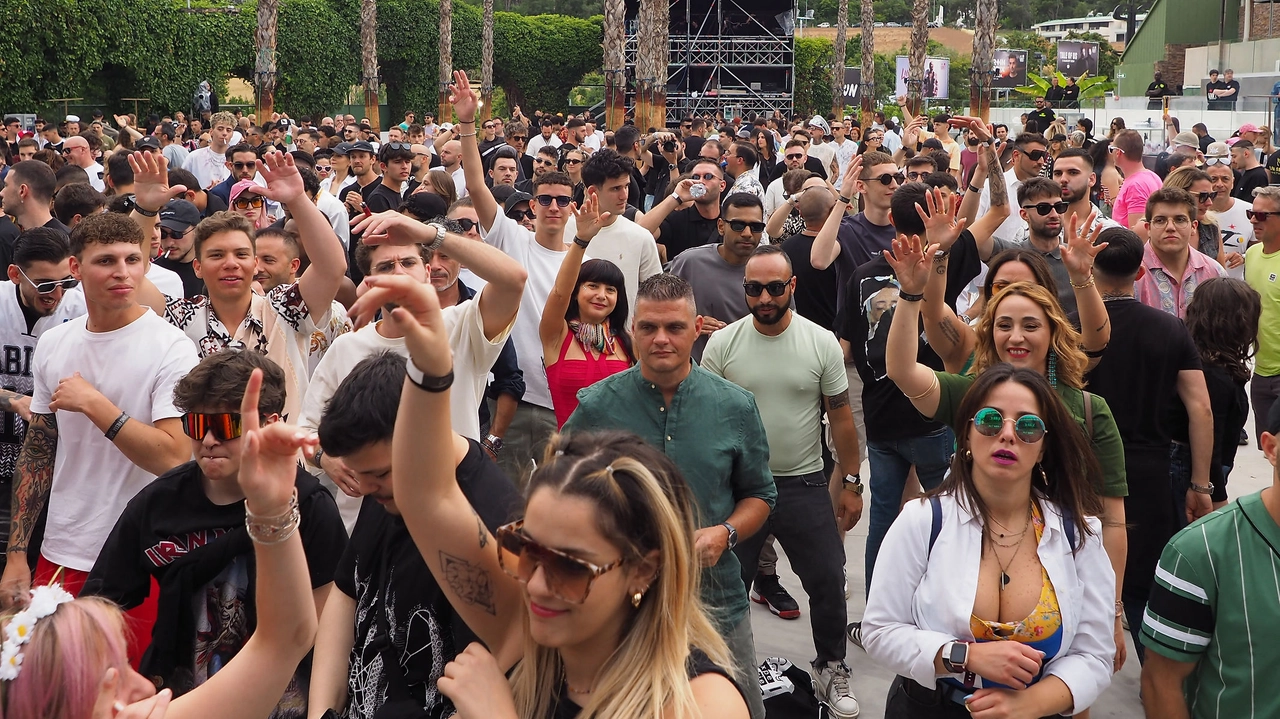 Inaugurazione del locale novità dell’estate 2024: ha aperto i cancelli alle due del pomeriggio. Musica per dodici ore con lo show finale della star della consolle, Carl Cox