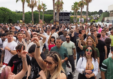 Riccione come Ibiza, com’è la discoteca Space: 5mila in pista. Industriali e vip tra gli ospiti