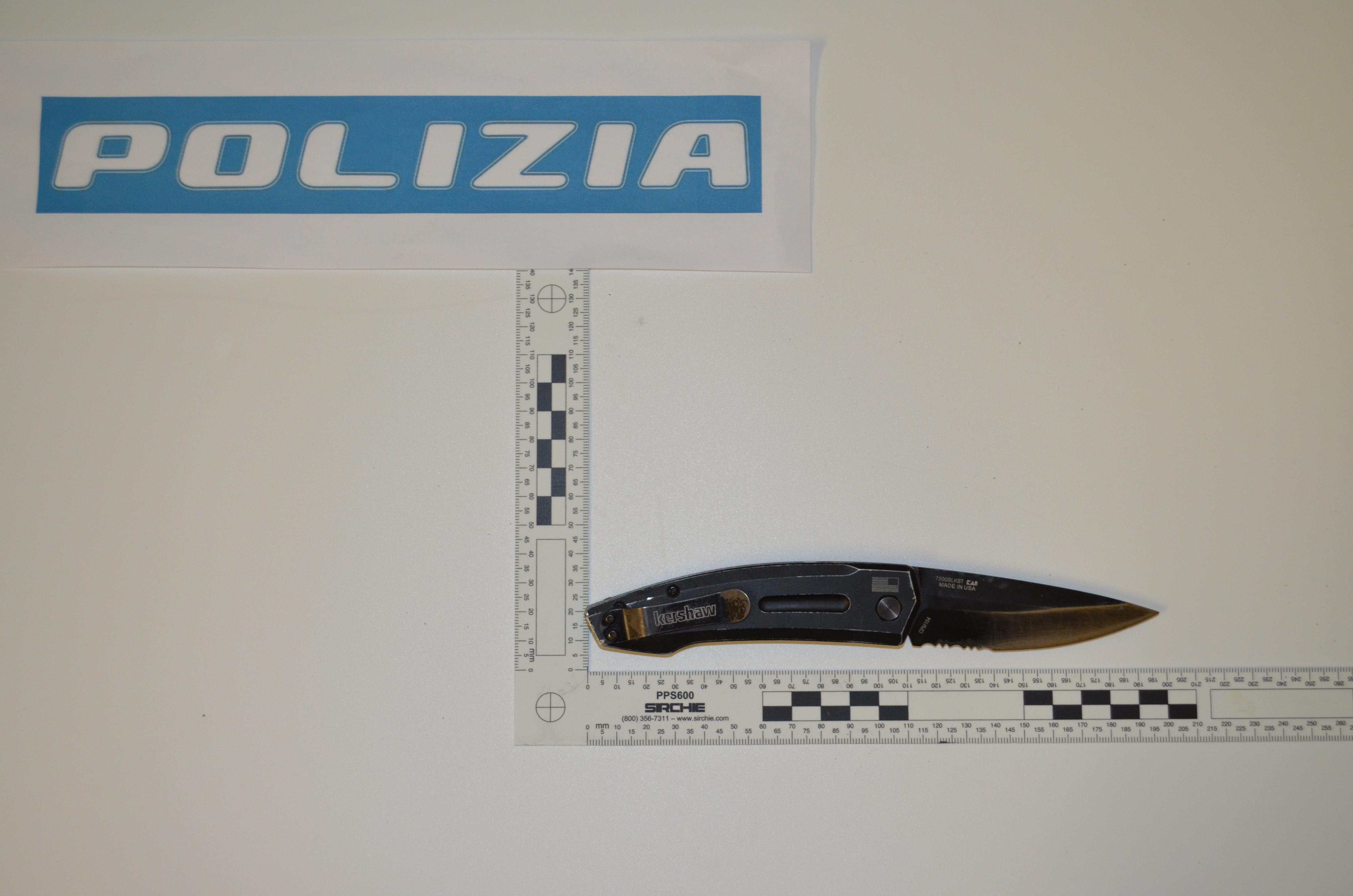 Forlì, controlli contro la criminalità giovanile: sequestrato un coltello