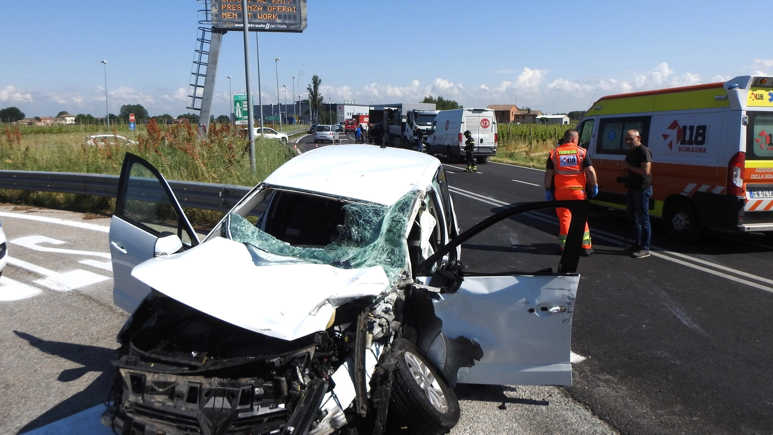 Cotignola (Ravenna): l'incidente si è verificato all'altezza dell'uscita dell'autostrada A14 Dir