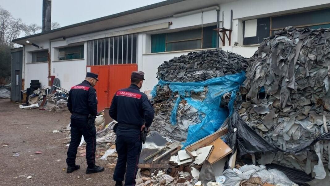 Maxi discarica abusiva nell’azienda: scoperte 1.400 tonnellate di rifiuti