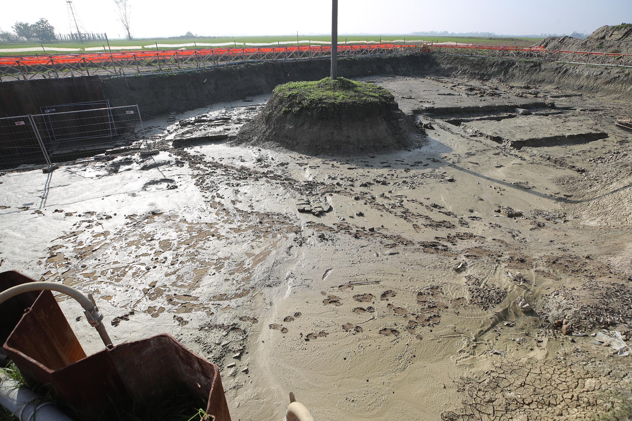 Villa romana sepolta dal fango, la pioggia ha allagato gli scavi