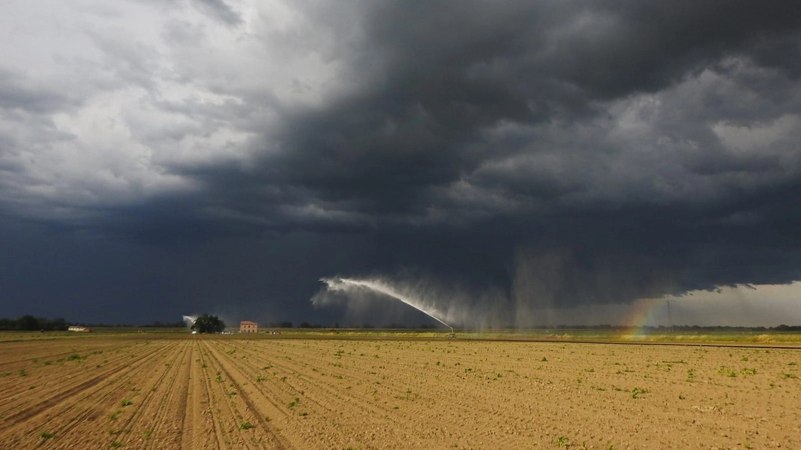 Maltempo in Emilia Romagna, temporali in arrivo nel weekend del 25-26 maggio. L'estate si fa ancora attendere (foto di Luigi Scardovi)