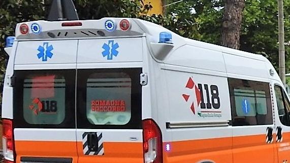 Incidente a Ravenna, pedone urtato da un’auto: è grave