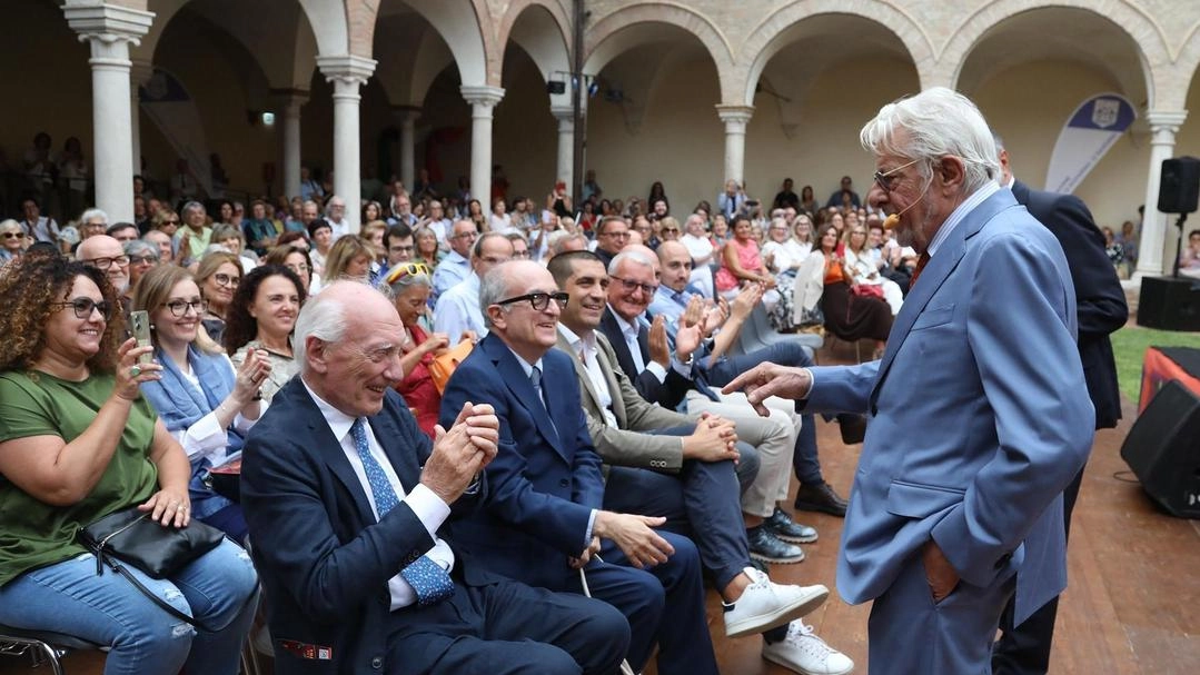 L’inaugurazione ieri pomeriggio agli Antichi Chiostri (Foto Corelli)