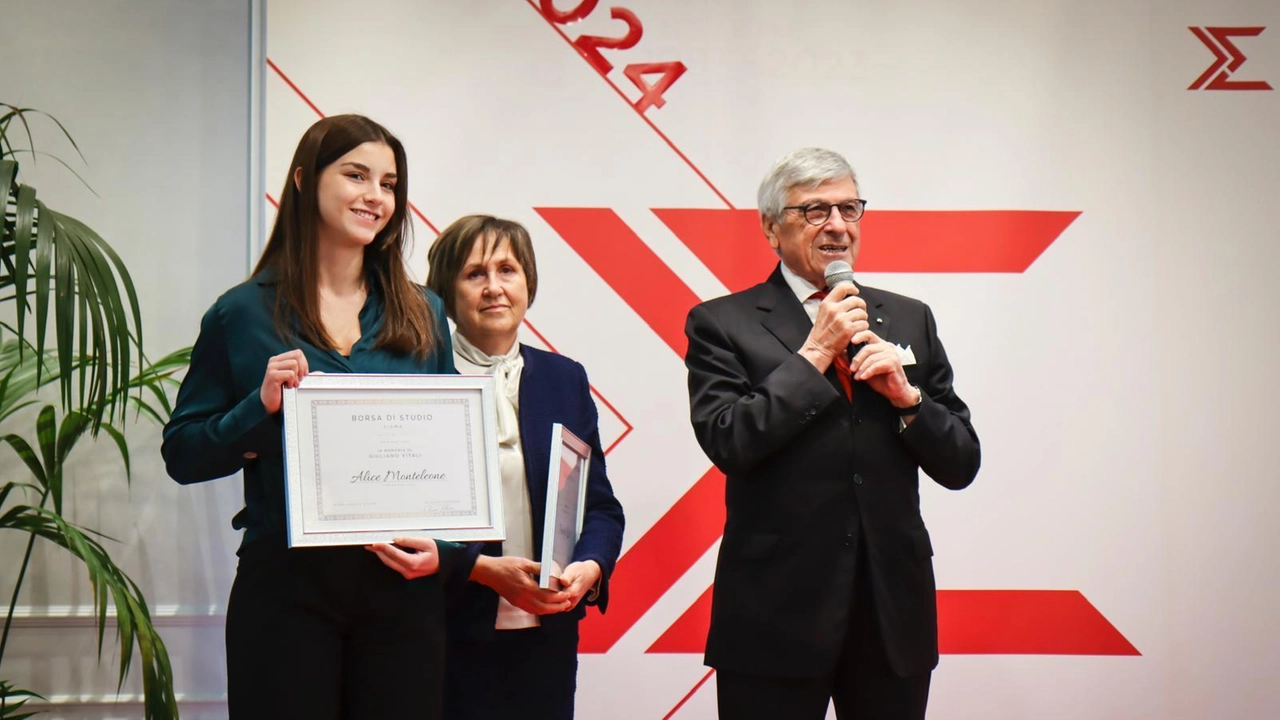 La Sigma ha consegnato le borse di studio ai figli dei dipendenti: il premio è andato ad Alice Monteleone e a Tommaso Rossi