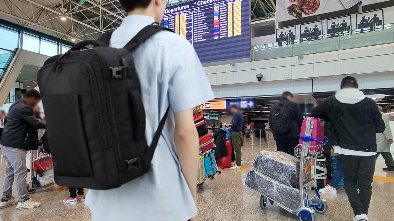 Viaggia senza stress con lo Zaino Bagaglio a mano: su Amazon a quasi metà prezzo (22€)