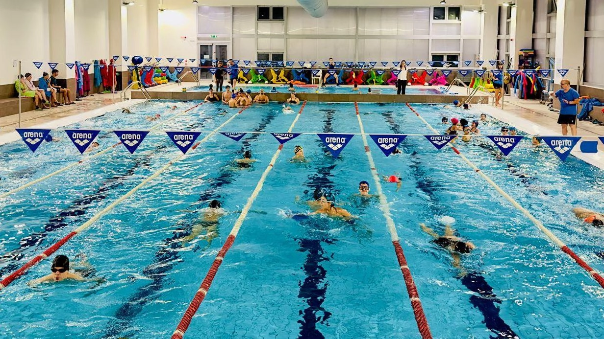 La piscina di Pavullo si prepara alla stagione estiva con tante diverse attività e proposte. Si contano oltre 50mila ingressi all’anno .