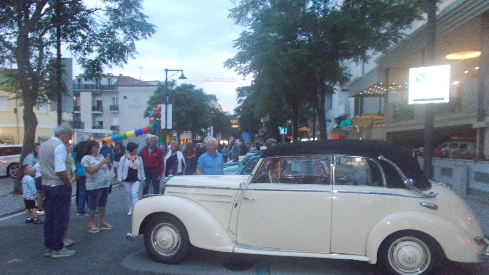 Auto e moto d’epoca conquistano i turisti