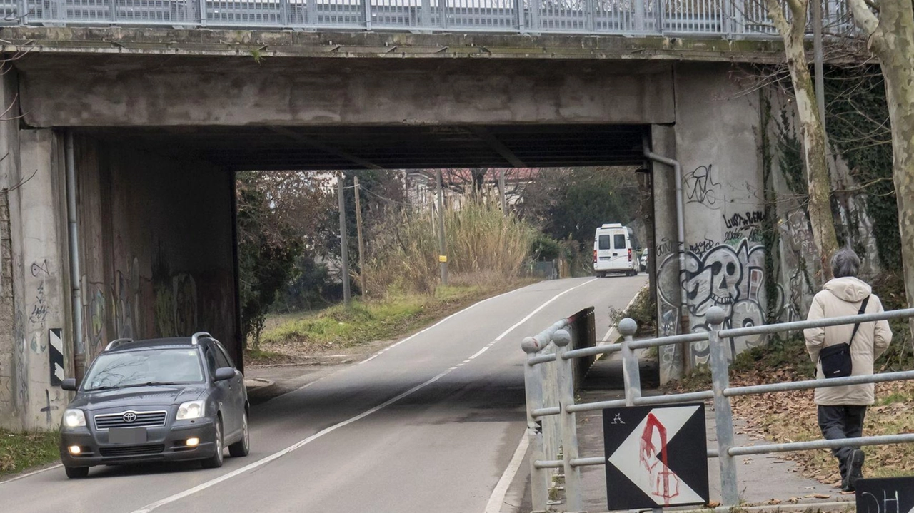 Gli approfondimenti tecnici saranno effettuati in corrispondenza di alcuni ponti lungo il tracciato della circonvallazione tra cui quello su via Renaccio (foto Tedioli)