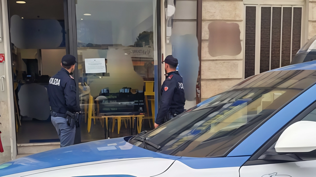 Titolare di fast-food al Piano trovato con droga: questore chiude il locale per 10 giorni e emette avviso orale. 30enne denunciato per possesso di armi e stupefacenti.