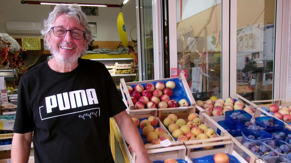 Chiude lo storico negozio di frutta e verdura in via Gramsci