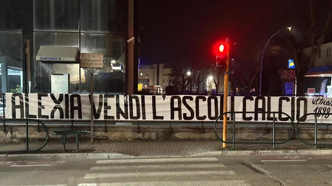 Ascoli, momento no. E i tifosi contestano