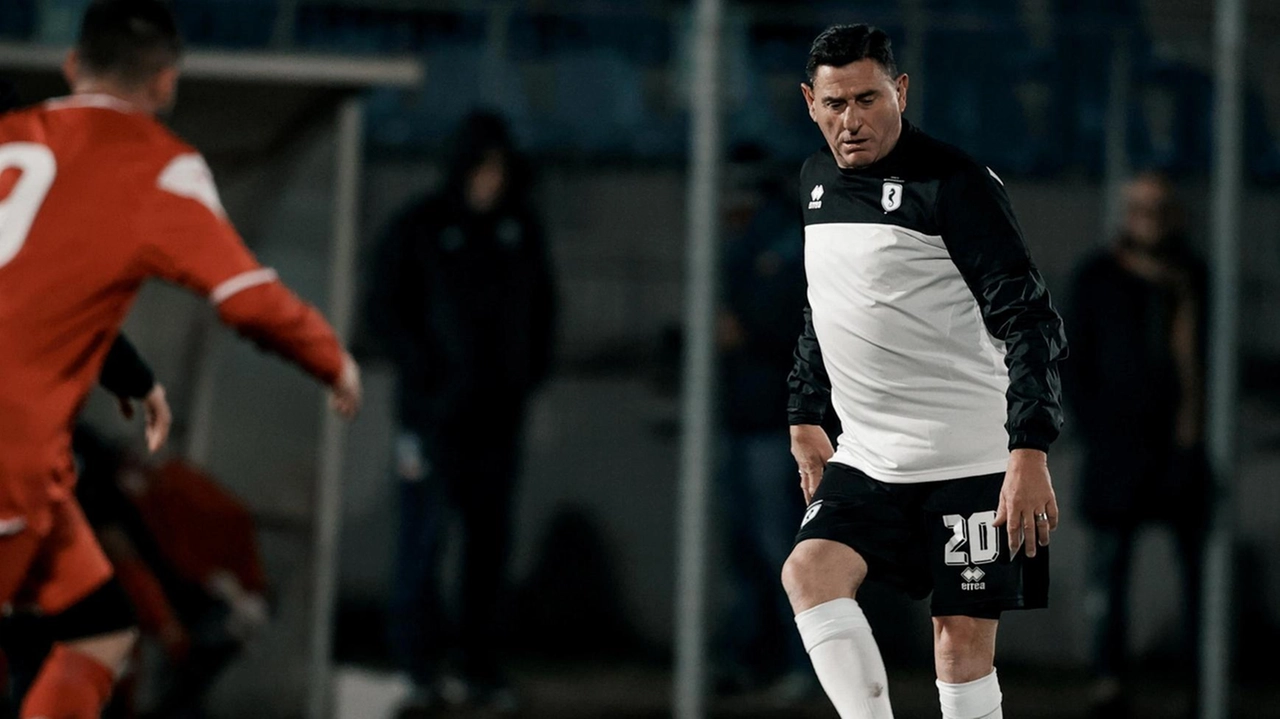 Massimo Agostini in campo con il Cesena Fc Legends4Charity (Foto Cesena Fc)