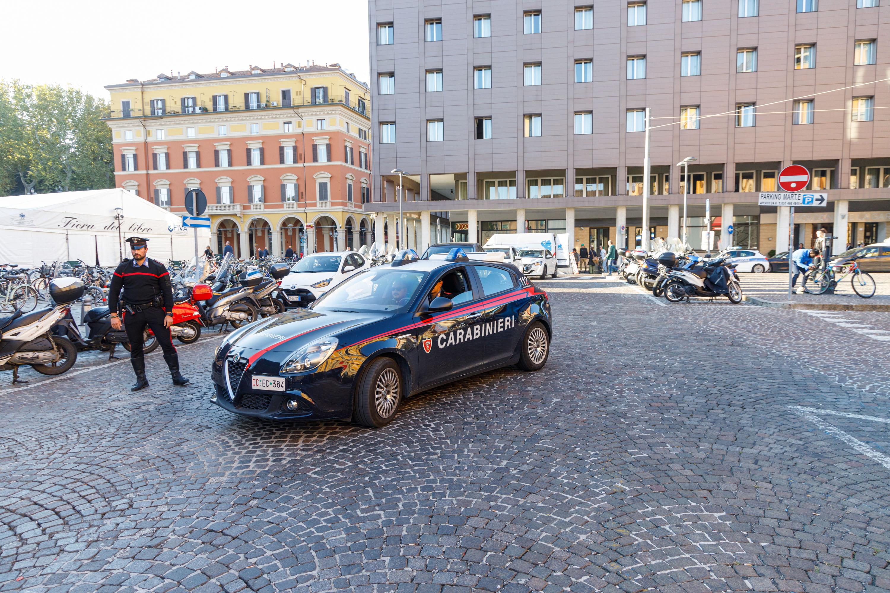 Omicidio vicino alla stazione a Bologna, convalidato l’arresto del 25enne. L’avvocato: “Elementi che non tornano”