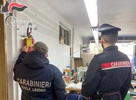 Controlli dei carabinieri nei cantieri e nei calzaturifici, denunciati 4 imprenditori, maxi multe