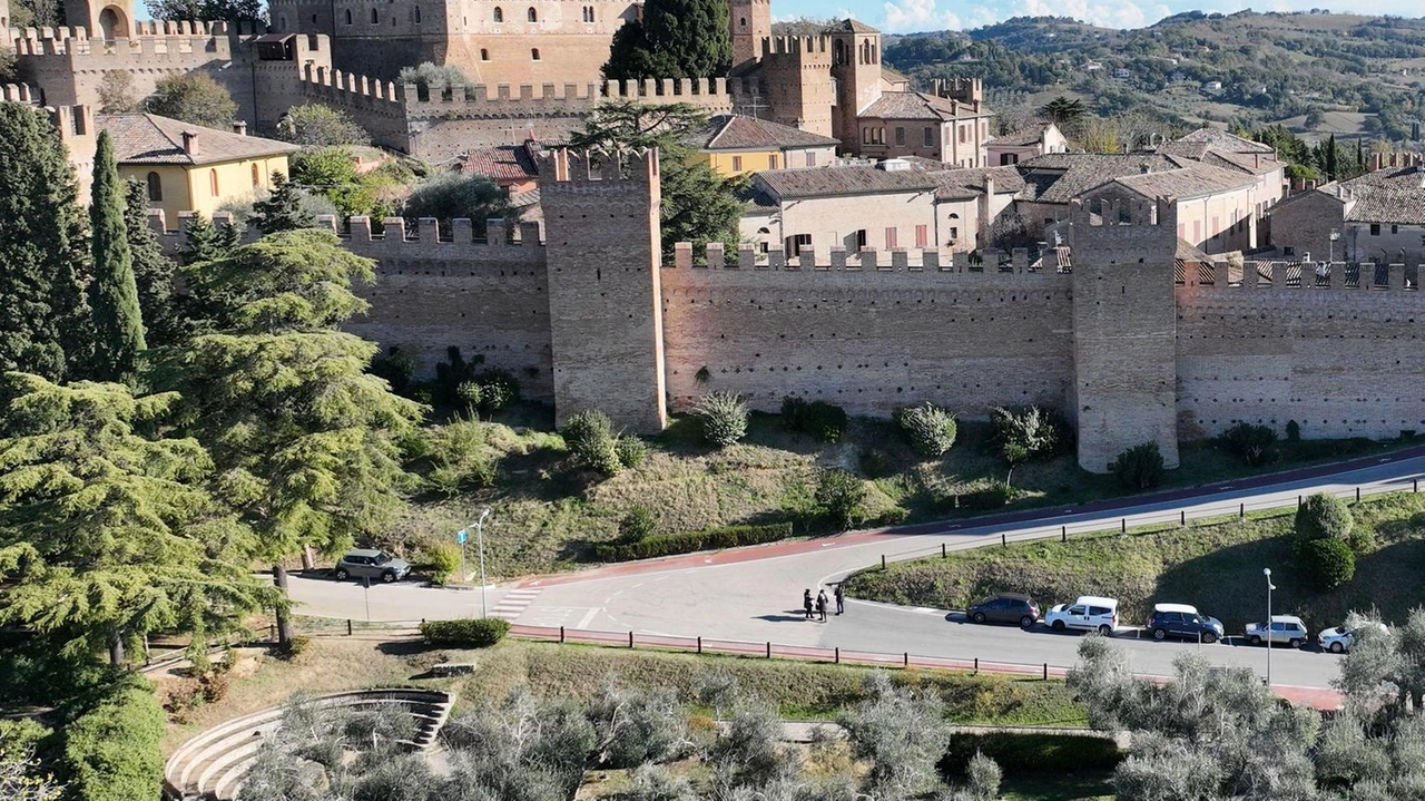 Da ieri e fino a domenica, a Gradara c’è la 4ª edizione de ’La Vie en Rose Essence’, manifestazione curata...