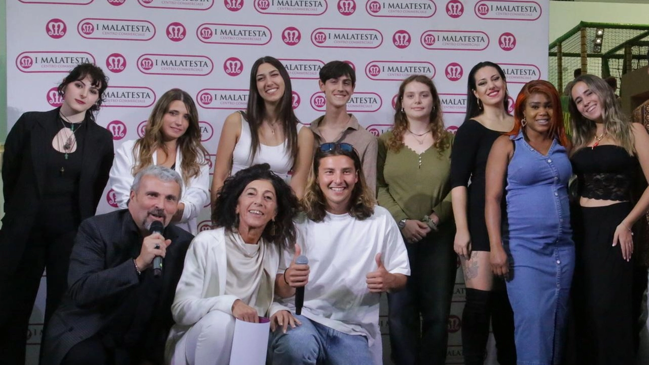 Dodici concorrenti si sono esibiti al Centro Commerciale I Malatesta di Rimini per la seconda edizione de I Malatesta Talent Show. Marco Francisconi e Alice Putaggio hanno vinto premi speciali, mentre il pubblico potrà votare online per i vincitori finali.