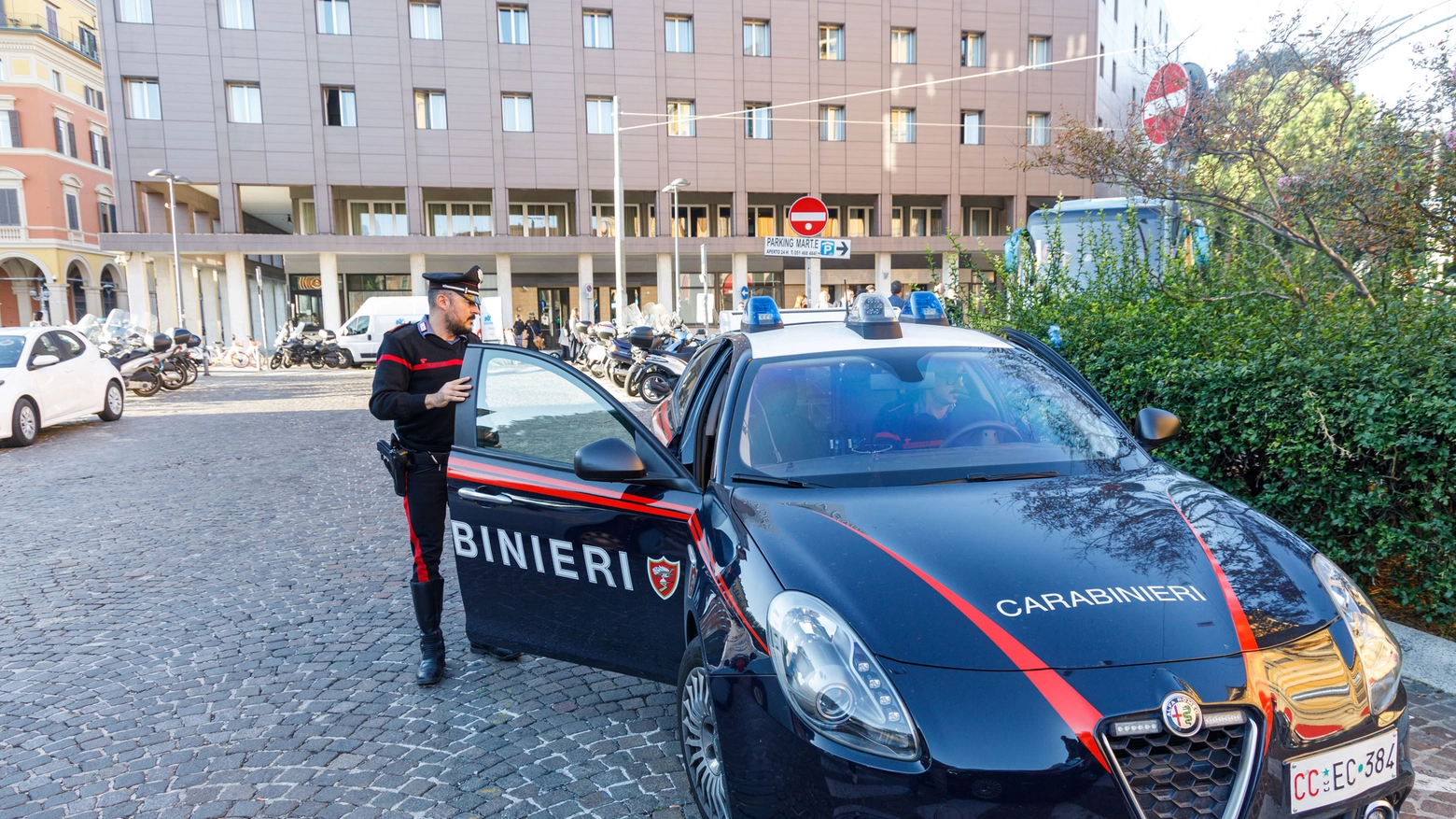 La zona di piazza XX Settembre dove è avvenuto l'omicidio nella notte (foto Schicchi)