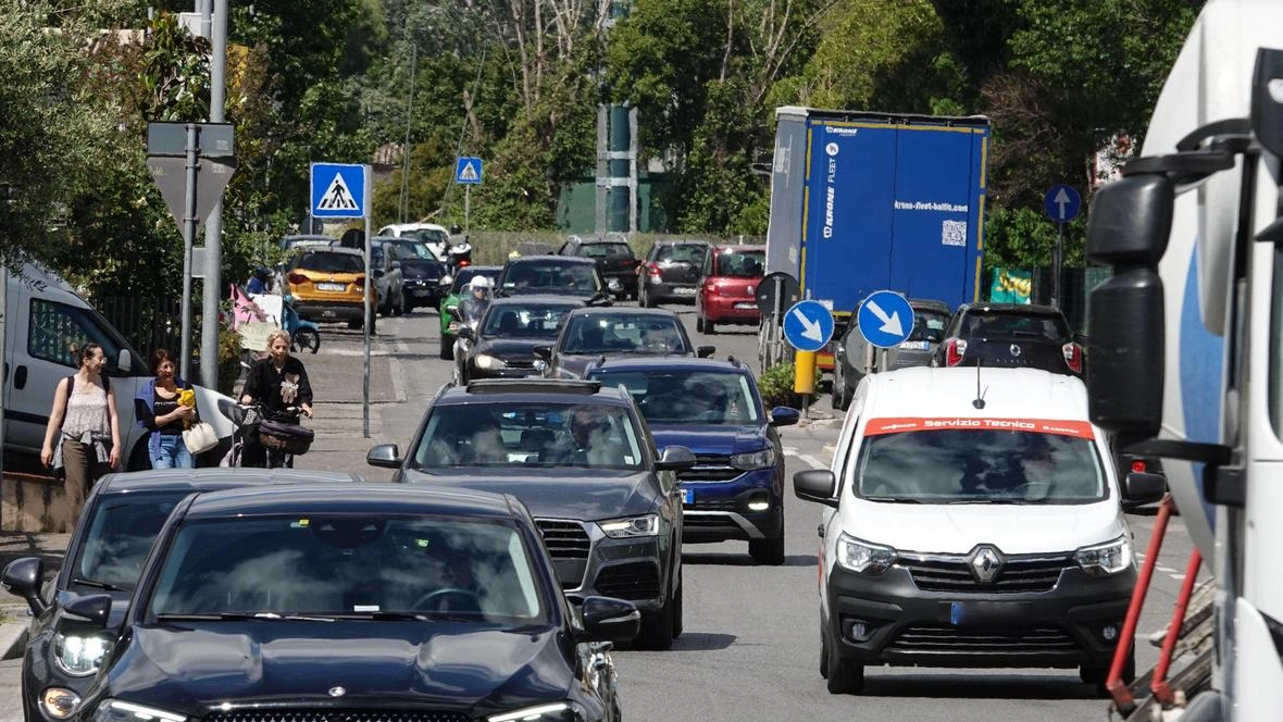 Esplode la voglia di mare. Riviera presa d’assalto, caos traffico sulle strade