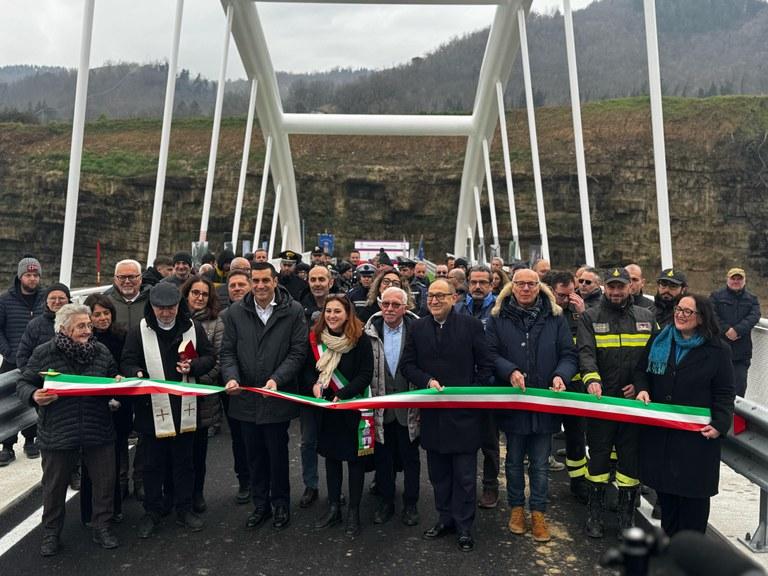 Casalfiumanese, inaugurato il nuovo ponte di Carseggio